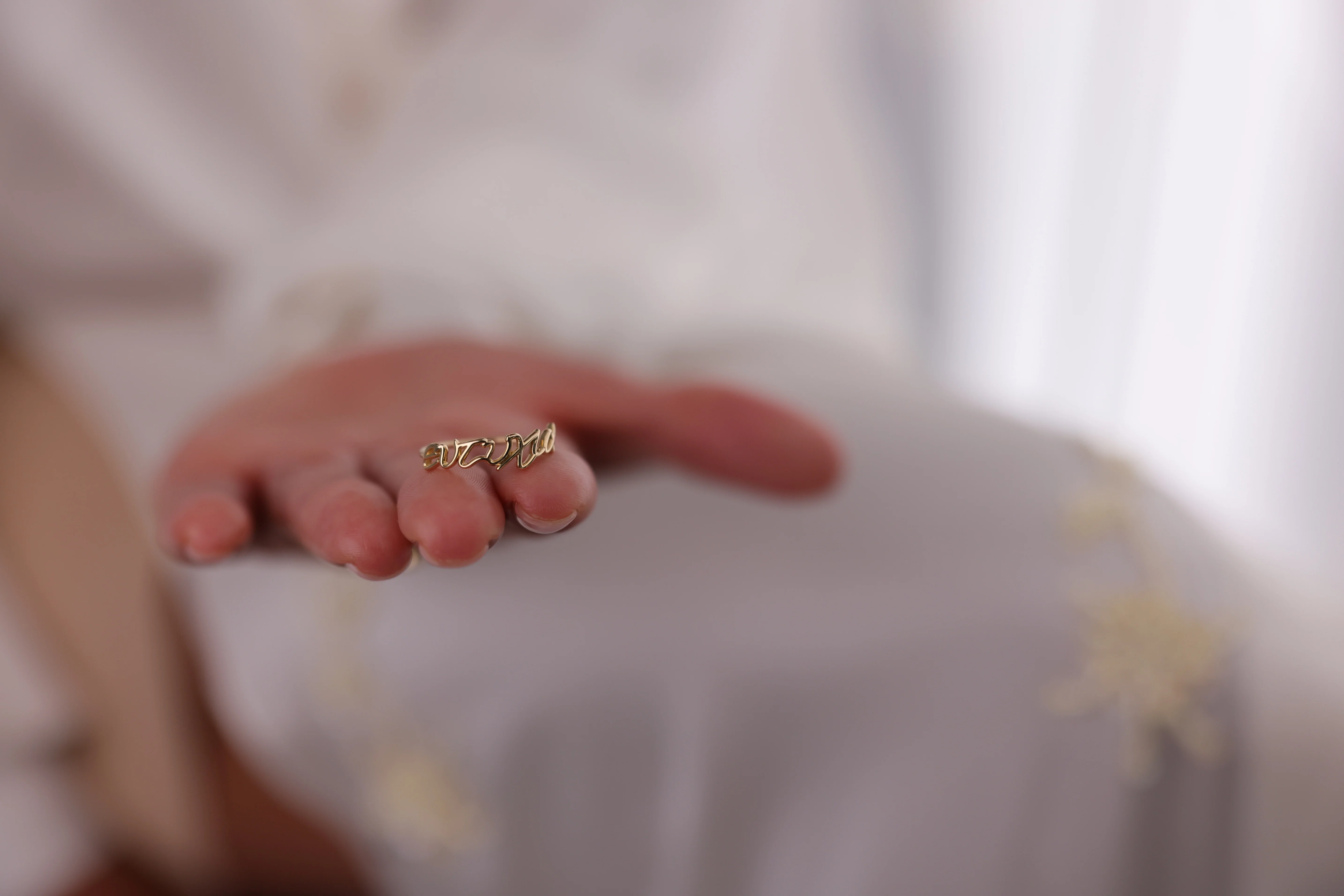 14K Gold “ευτυχία” Ring - Image 7