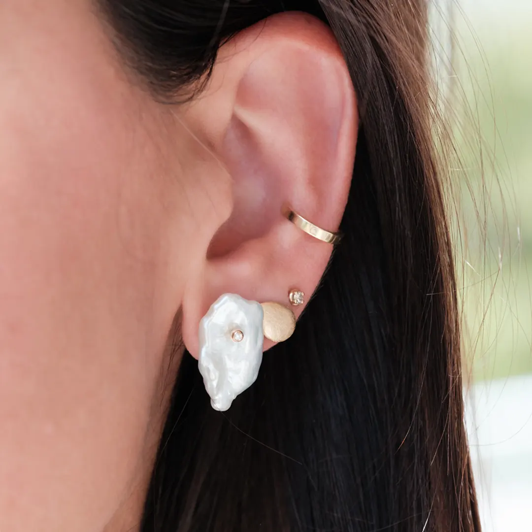 14K Gold Baroque pearl stud earrings with a Diamond - Image 2