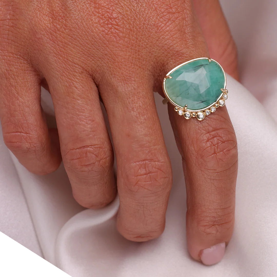 14K Gold Irregular Emerald Ring with 7 Diamonds - Image 2