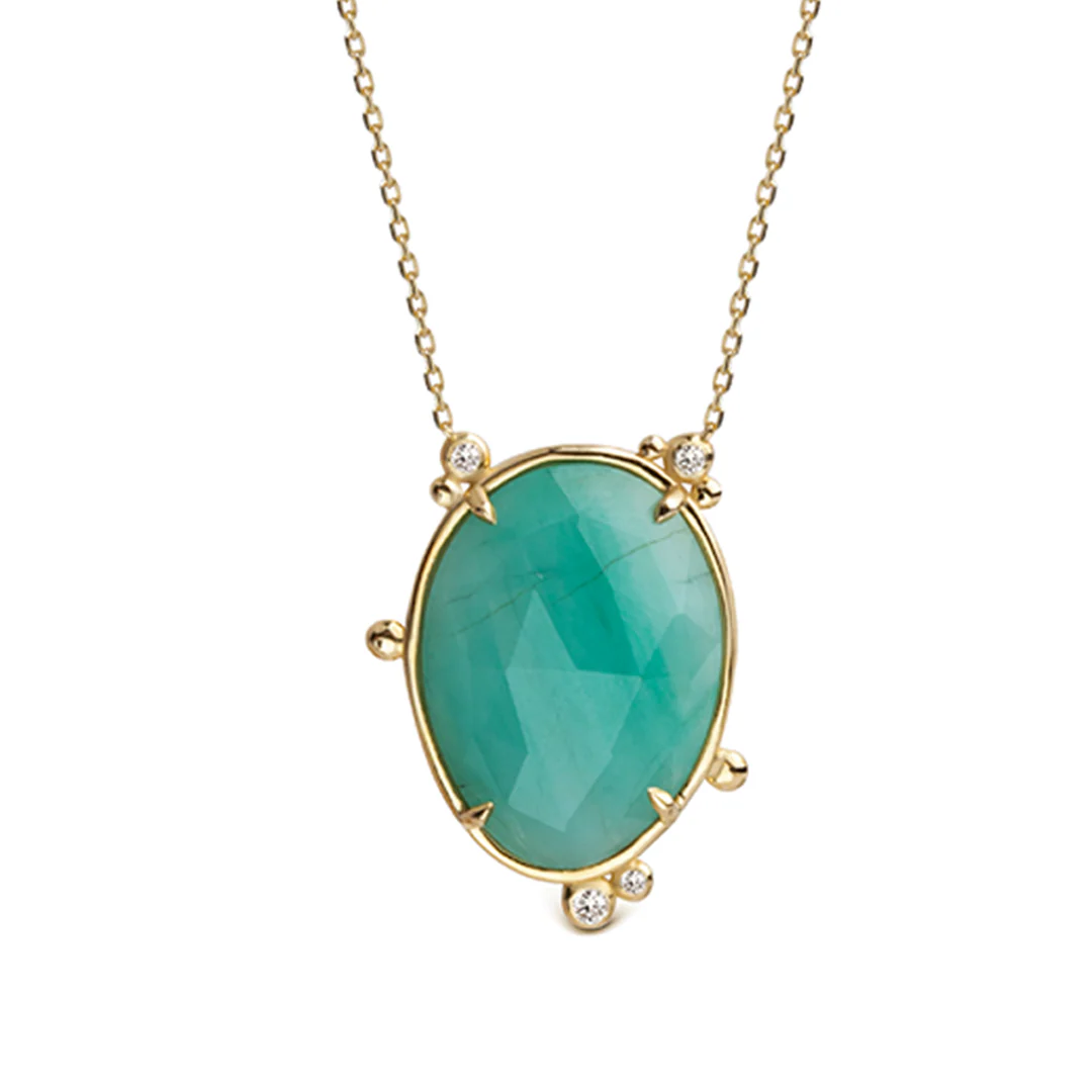 14K Gold Oval Emerald Necklace  with 4 diamonds