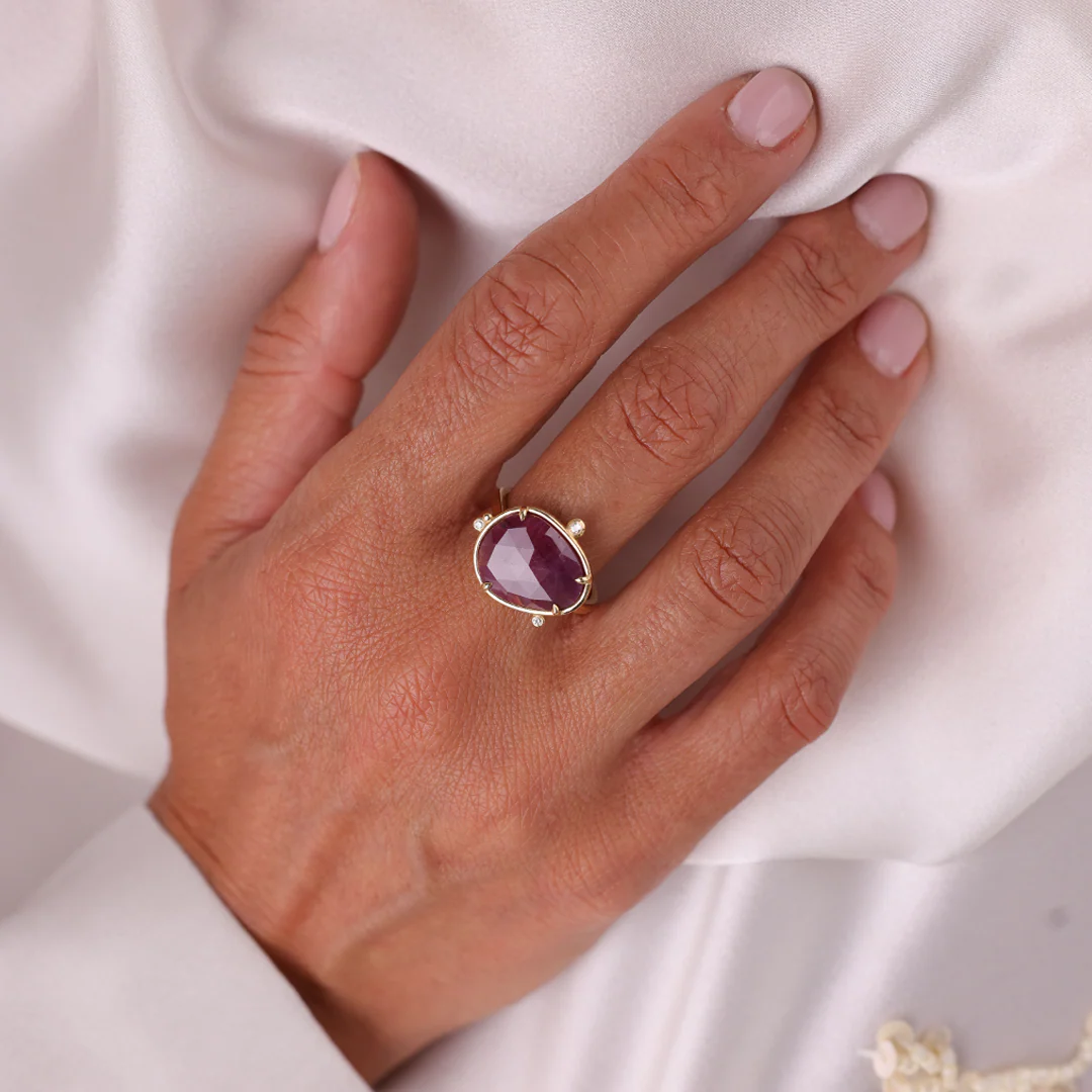 14K Gold Rose cut Ruby Ring with 3 Diamonds - Image 4