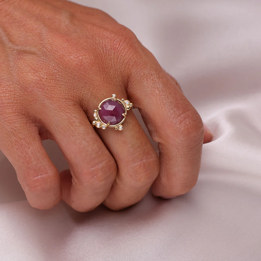14K Gold Round Rose cut Ruby Ring with 6 Diamonds - Image 3