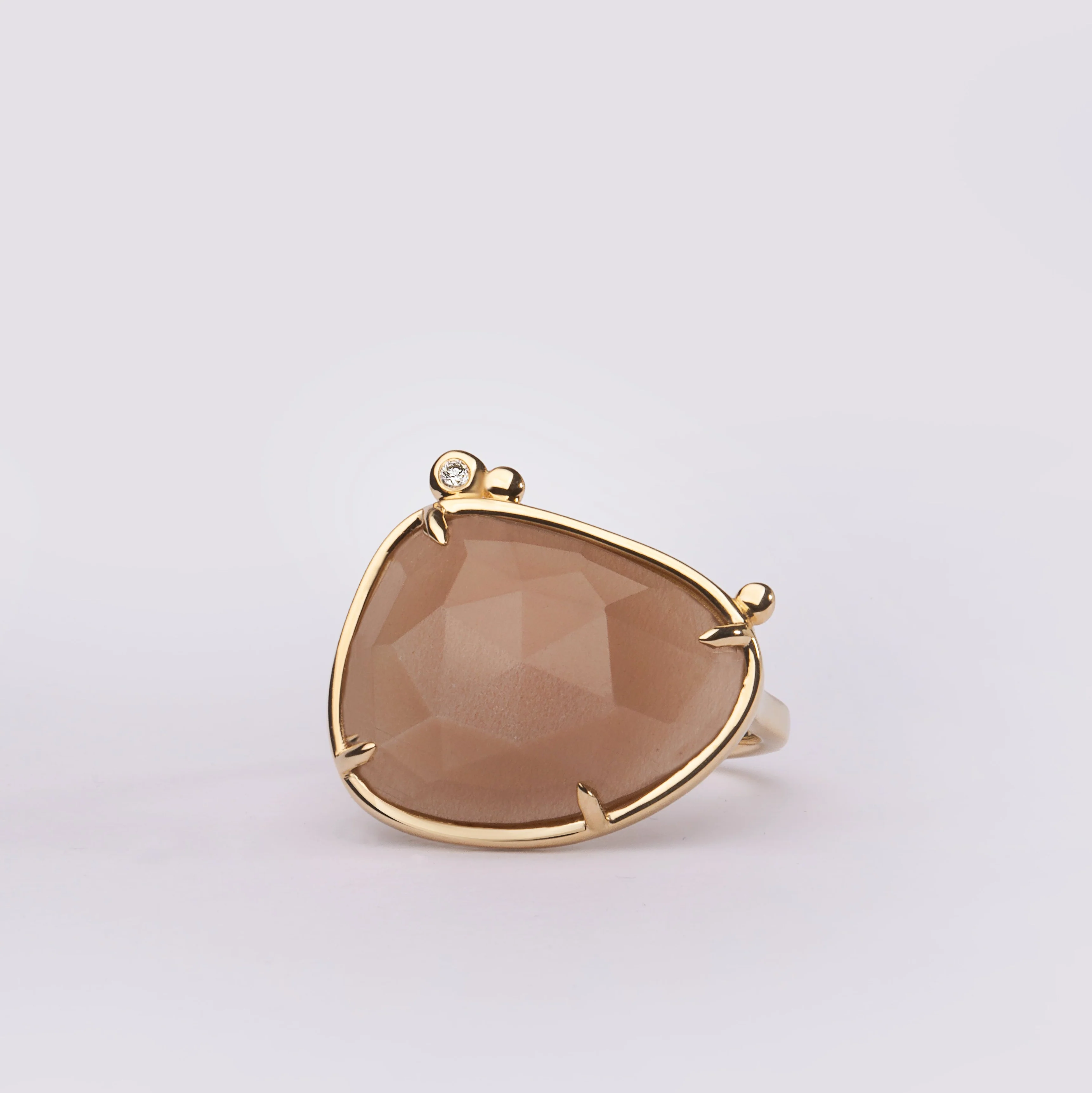 Lunar Veil – 14K Gold Ring with Moonstone & Diamond - Image 3