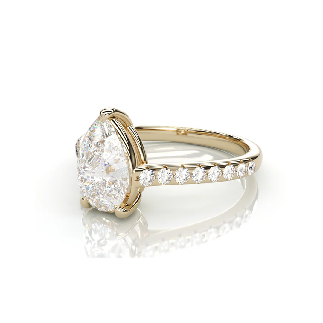 18 Yellow Gold Pear LAB Diamond Ring with small Diamonds on each side - Image 2