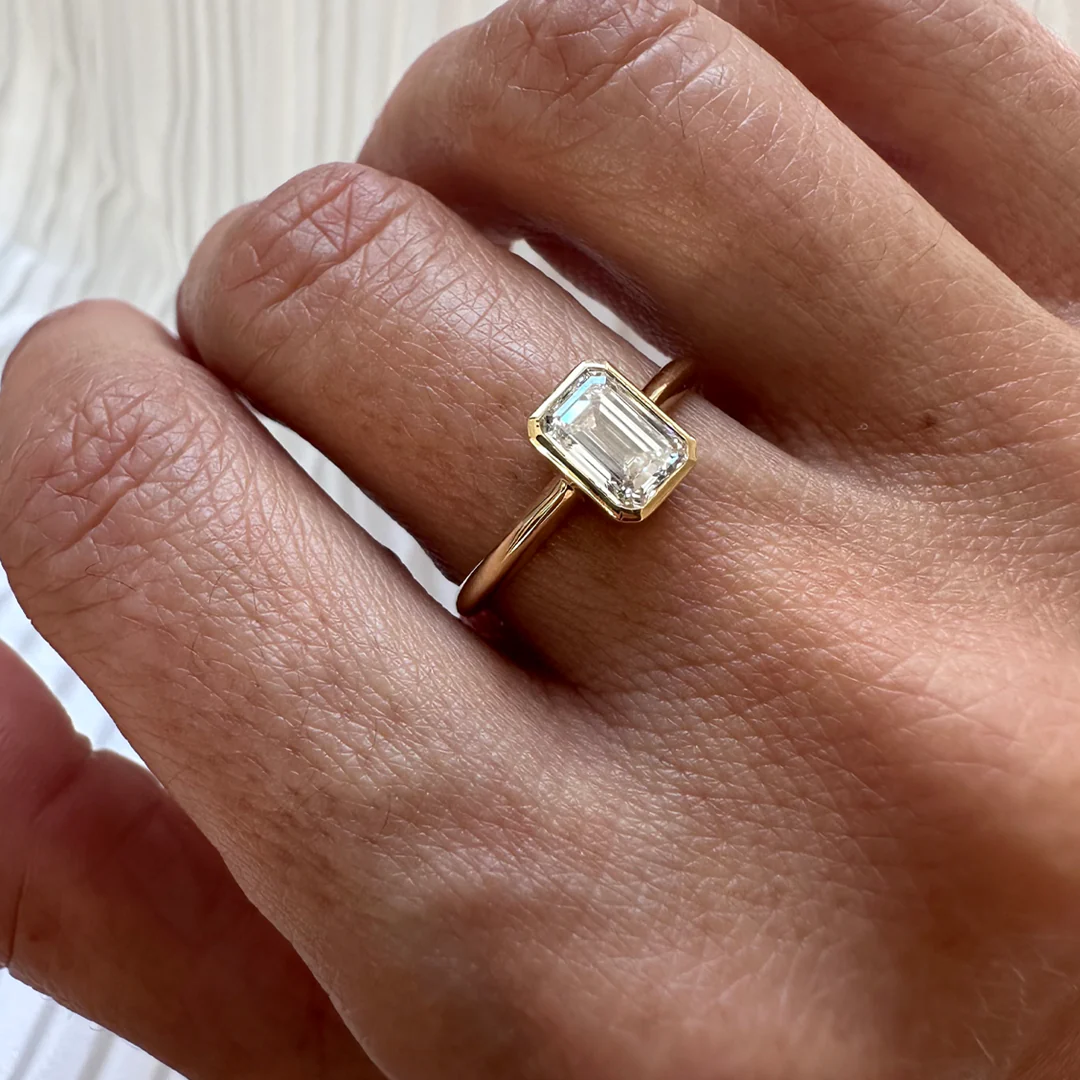 18K Yellow Gold Emerald LAB Diamond Ring - Image 4