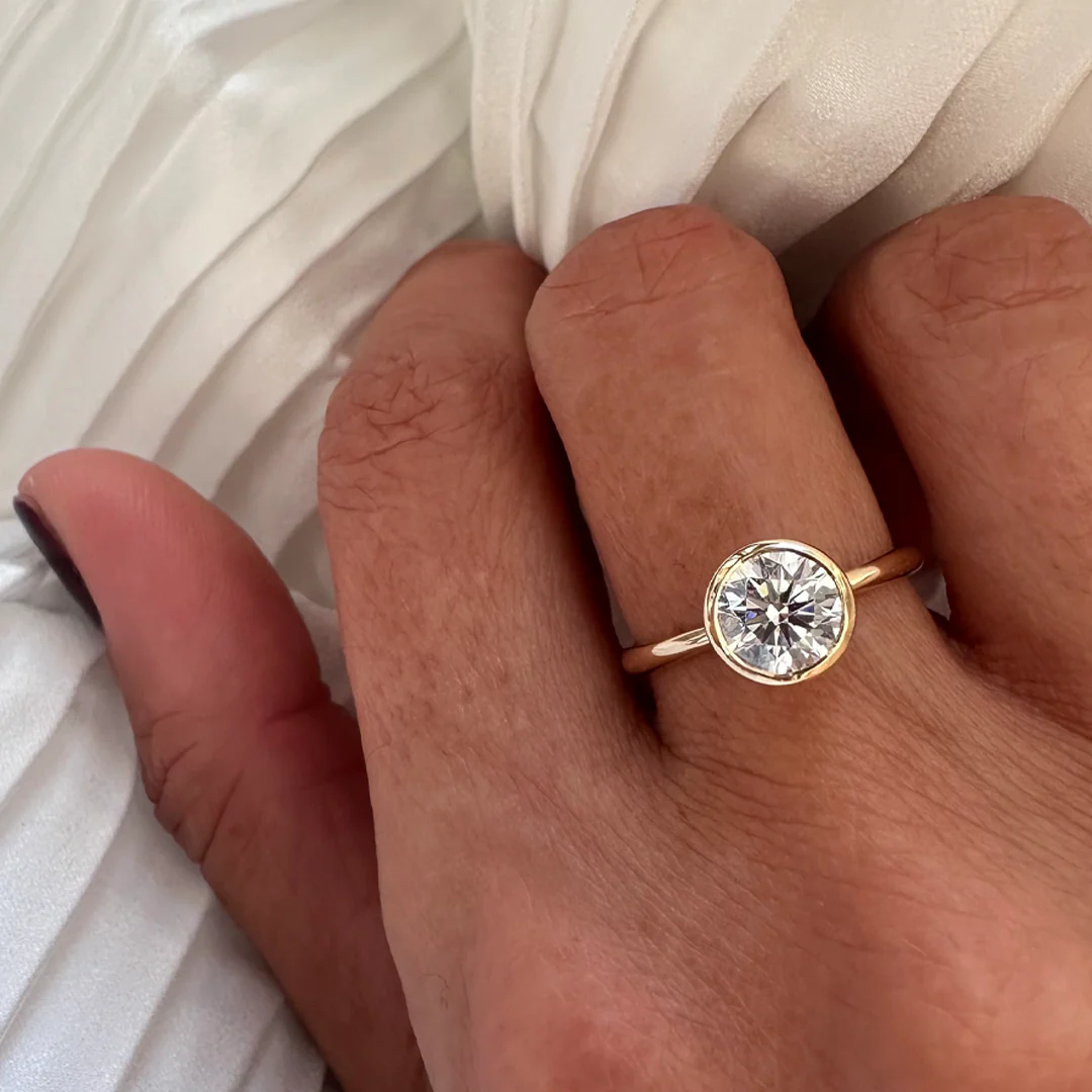18K Yellow Gold Round LAB Diamond Ring - Image 11
