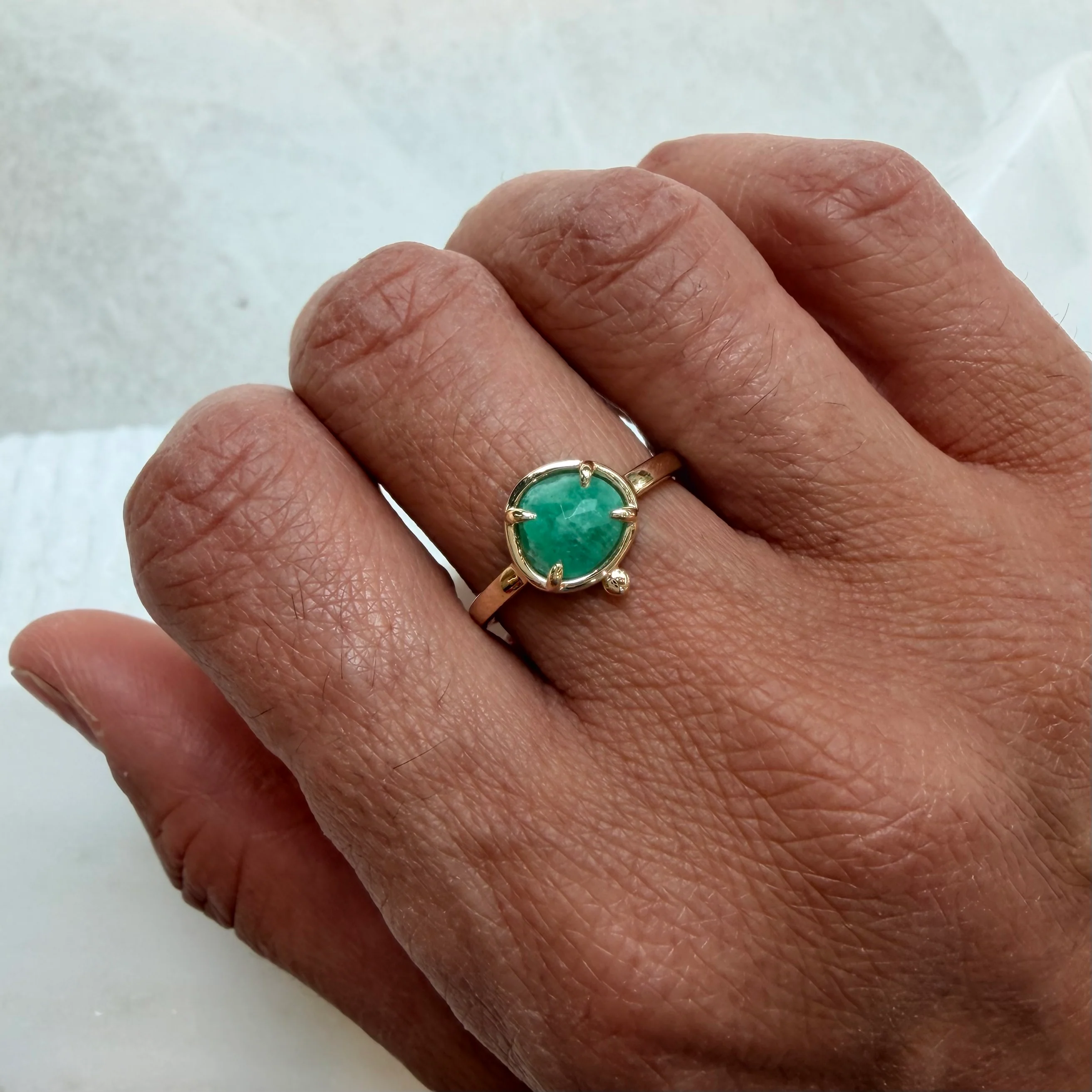 Emerald Horizon – 14K Gold Ring with Emerald & Diamond - Image 4