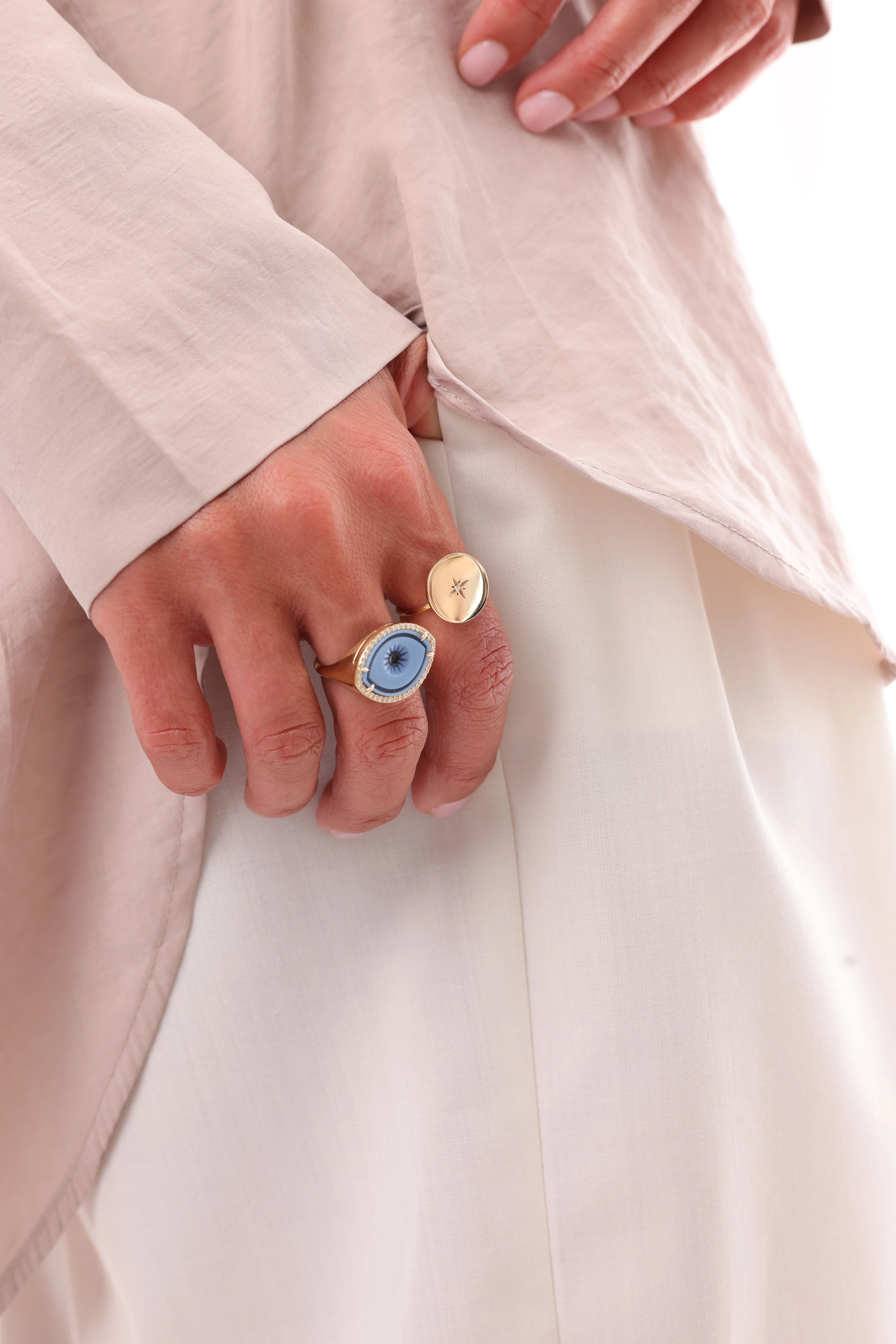 Cycladic Talisman 14K Gold Ring with Cameo Eye framed with Diamonds - Image 3