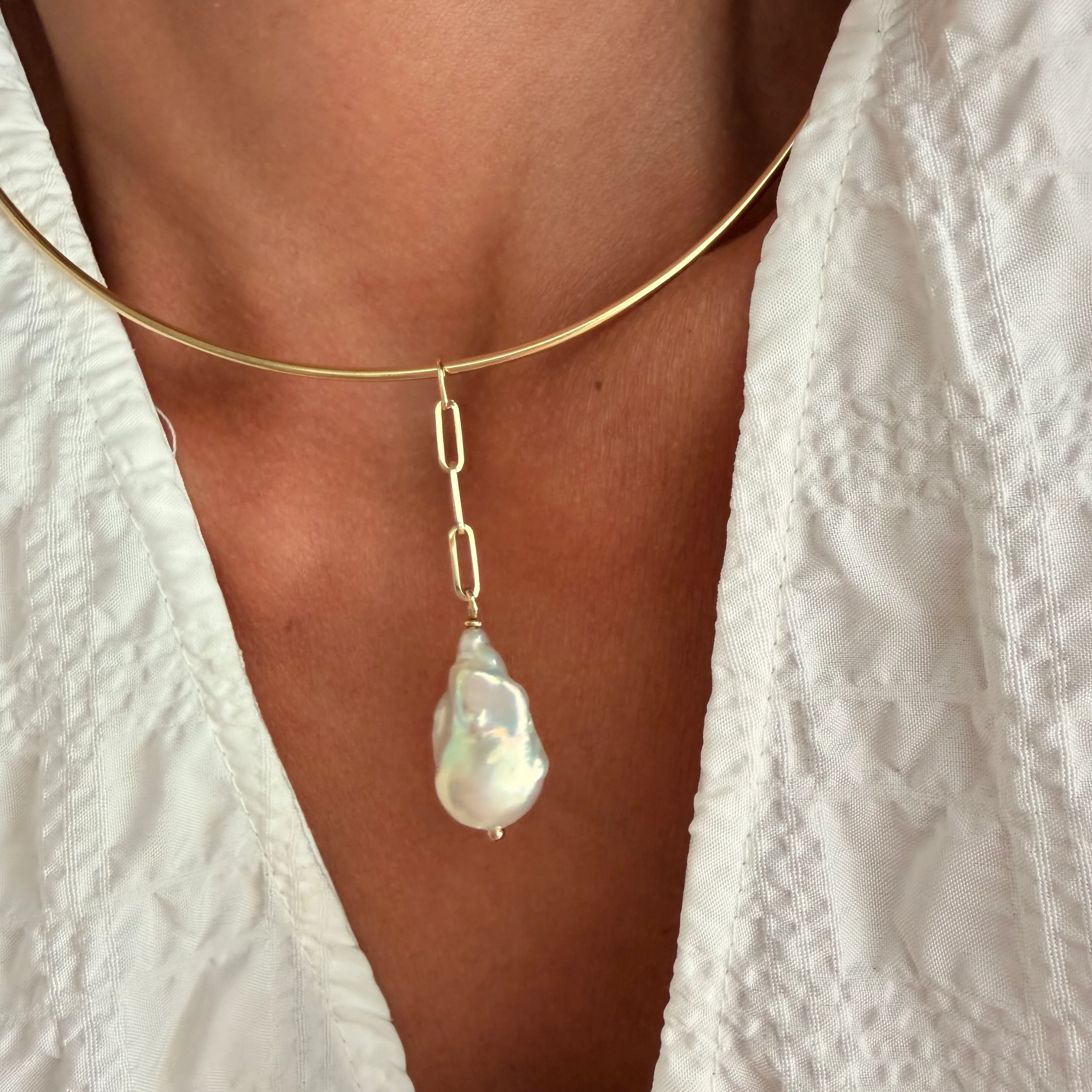 Short Big Baroque Pearl Chain Motif - Image 4