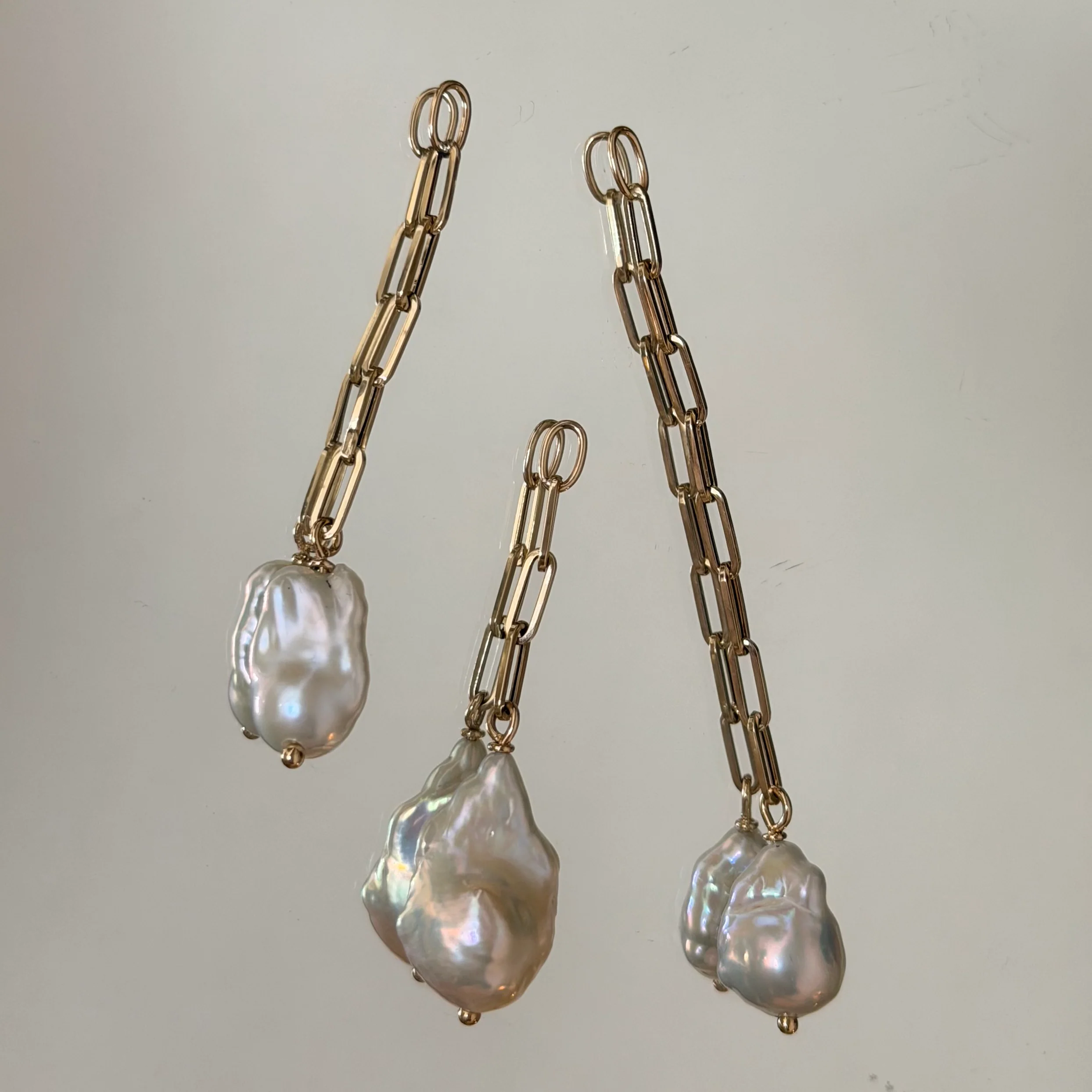 Short Big Baroque Pearl Chain Motif - Image 5